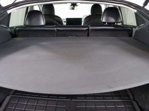 Used 2024 Tesla Model Y Long Range image 27