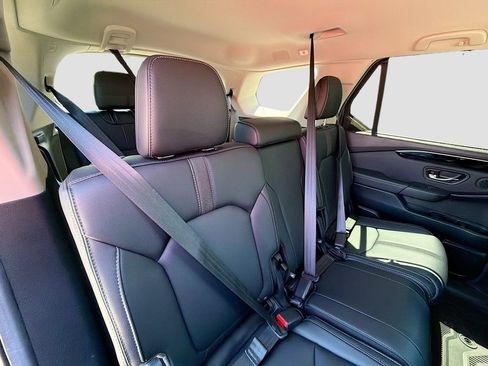 Used 2025 Honda Pilot EX-L image 27