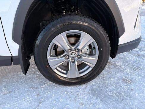 Used 2025 Toyota RAV4 XLE AWD/4WD image 34