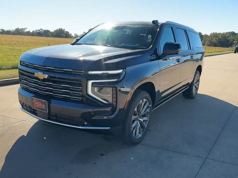 New 2026 Chevrolet Suburban High Country image 4