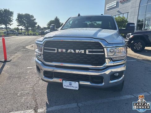 Used 2024 RAM 3500 Big Horn AWD/4WD image 10