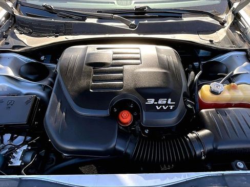 Used 2019 Chrysler 300 Touring w/ Chrome Appearance Package image 29