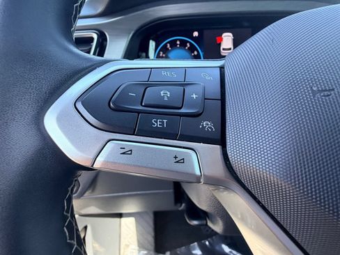 Used 2025 Volkswagen Atlas Cross Sport SE AWD/4WD image 22