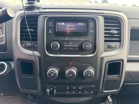 Used 2018 RAM 3500 Tradesman w/ Chrome Appearance Group RWD image 11