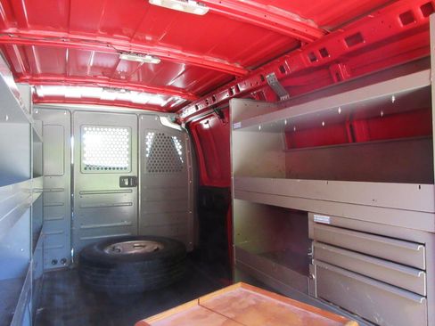 Used 2017 Chevrolet Express 2500 RWD image 14