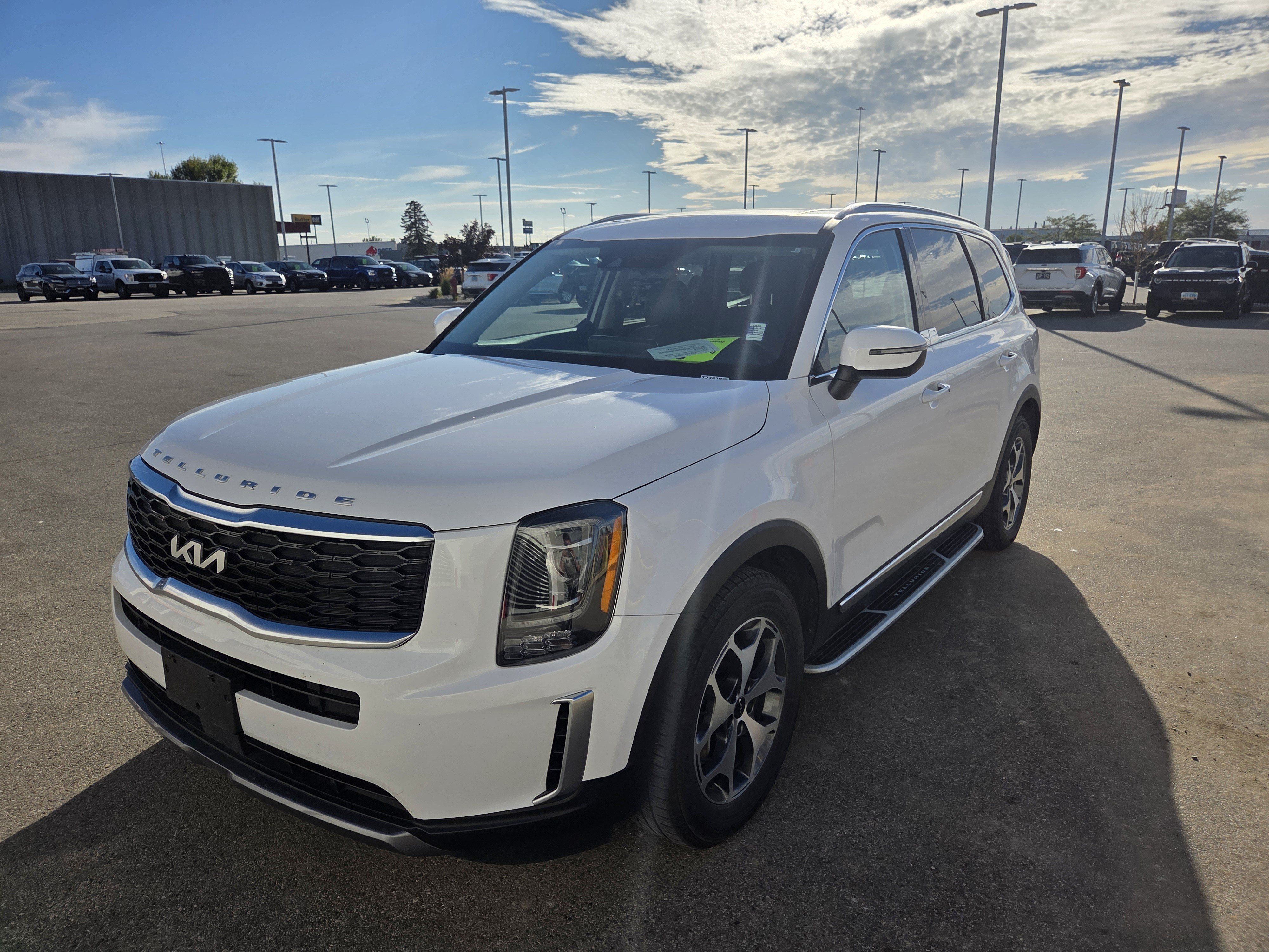 Used 2022 Kia Telluride EX AWD/4WD image 3