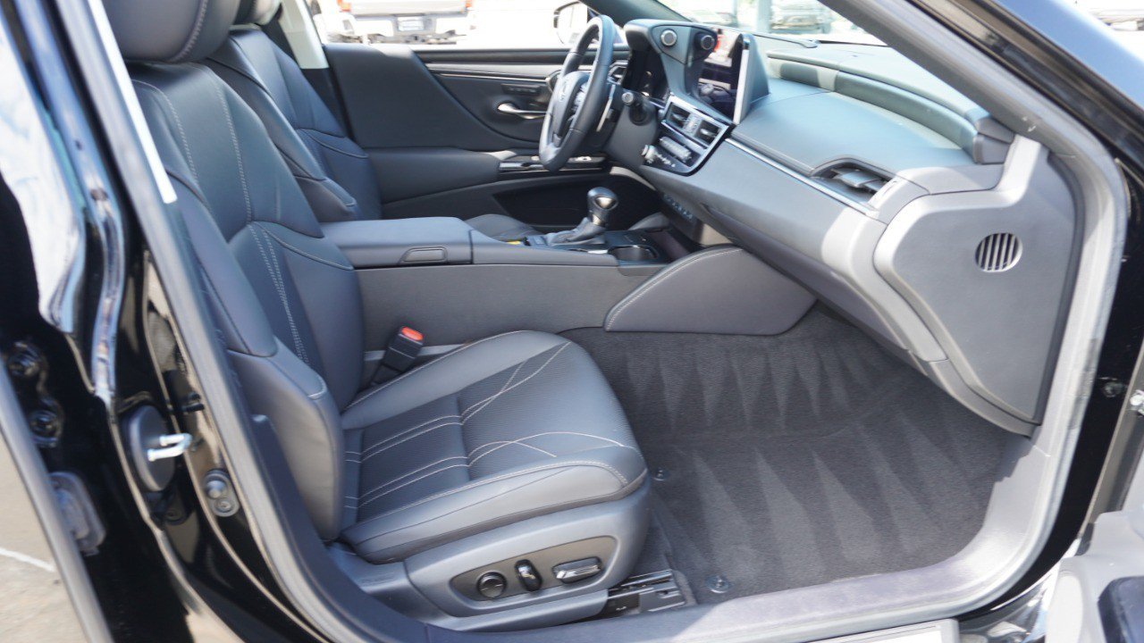Certified 2024 Lexus ES 350 Ultra Luxury w/ Accessory Package (Z2) FWD image 14