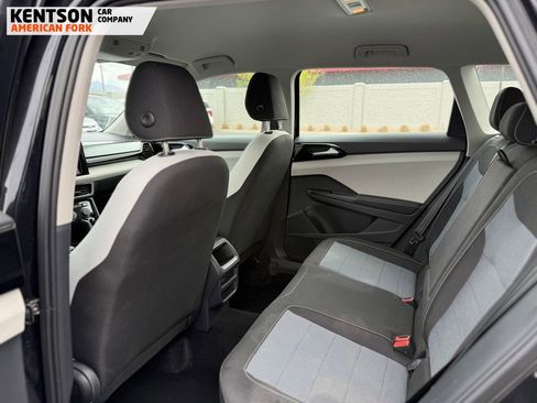 Used 2025 Volkswagen Taos S image 7