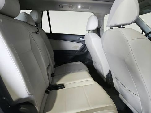 Used 2019 Volkswagen Tiguan SE FWD image 25