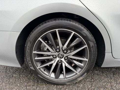 Used 2021 Toyota Camry XLE w/ Navigation Upgrade Package image 10