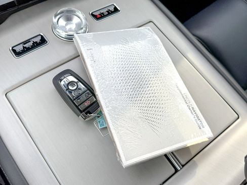 New 2025 Lincoln Navigator L Reserve image 58