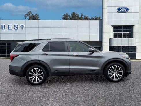 Used 2026 Ford Explorer ST-Line AWD/4WD image 3