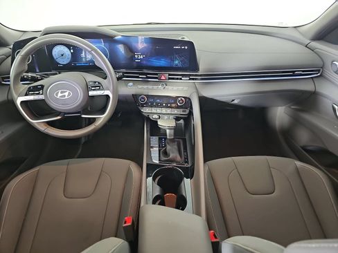 Used 2024 Hyundai Elantra SEL w/ Convenience Package FWD image 11
