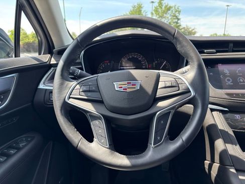 Used 2017 Cadillac XT5 Premium Luxury w/ Driver Assist Package FWD image 26
