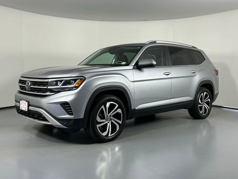 Used 2023 Volkswagen Atlas SEL AWD/4WD image 3