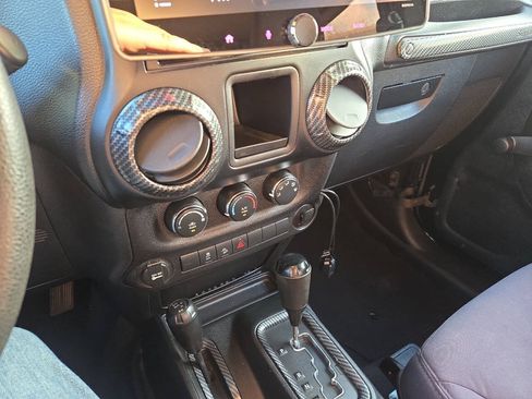 Used 2013 Jeep Wrangler Sport AWD/4WD image 18