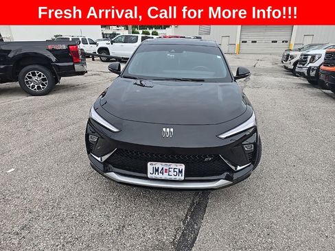 Used 2025 Buick Envista Sport Touring w/ Convenience I Package FWD image 2