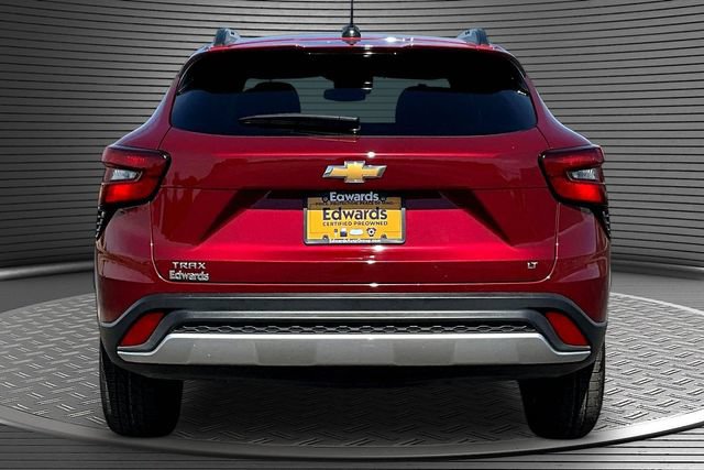 Used 2025 Chevrolet Trax LT w/ LT Convenience Package FWD image 5