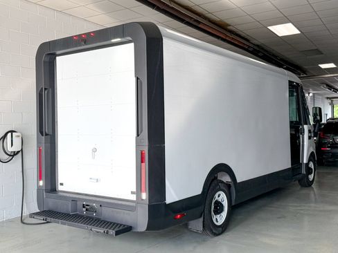 Used 2024 Chevrolet Brightdrop 600 w/ Commercial Equipment Package AWD/4WD image 6