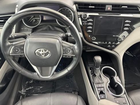 Used 2020 Toyota Camry XLE FWD image 24