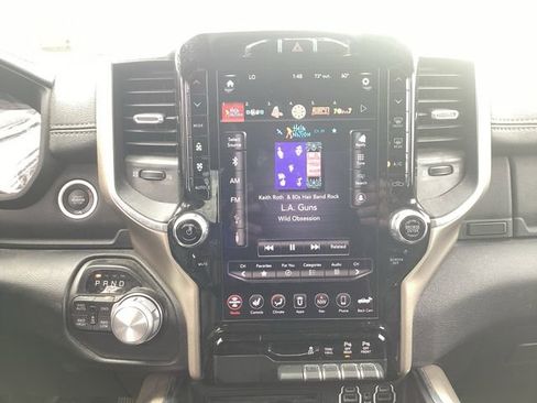 Used 2019 RAM 1500 Laramie AWD/4WD image 10