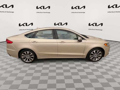 Used 2019 Ford Fusion SE AWD/4WD image 9