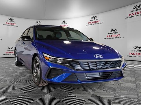 Used 2025 Hyundai Elantra Sport image 1