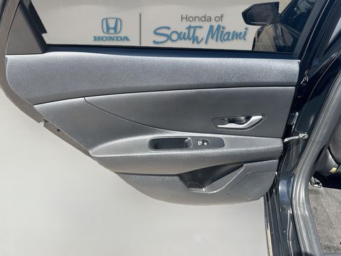 Used 2023 Hyundai Elantra SE w/ Cargo Package image 24