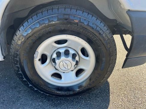 Used 2019 Chevrolet Express 2500 Extended w/ Driver Convenience Package RWD image 23