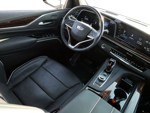 Certified 2023 Cadillac Escalade Premium Luxury image 9