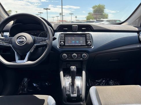 Used 2025 Nissan Versa SV FWD image 31
