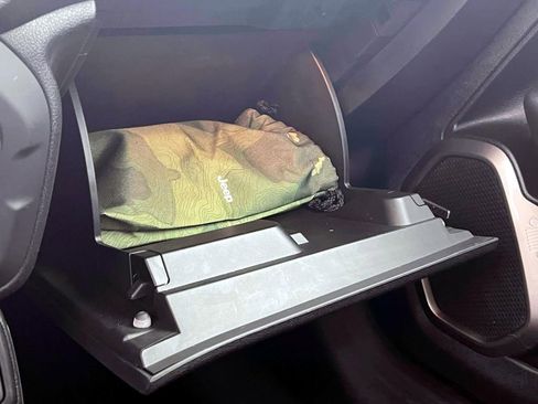 Certified 2021 Jeep Renegade Limited w/ Sun & Sound Group image 29