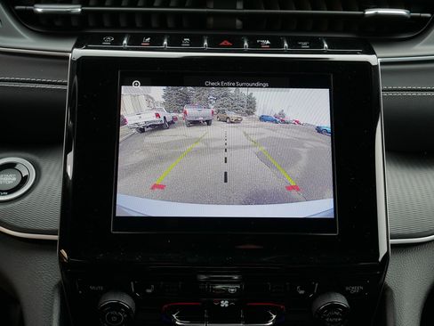 Used 2023 Jeep Grand Cherokee L Laredo image 26