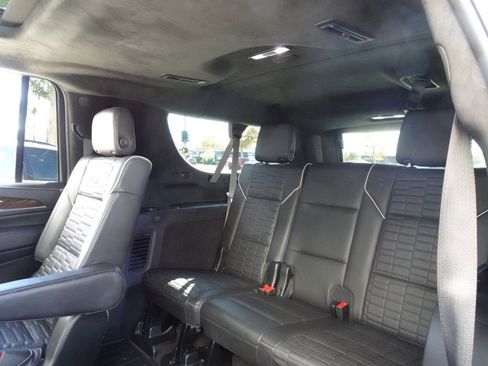 Used 2023 Cadillac Escalade ESV Sport Platinum w/ LPO, ONYX Package image 15