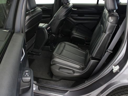 Used 2024 Jeep Grand Cherokee L Laredo AWD/4WD image 29