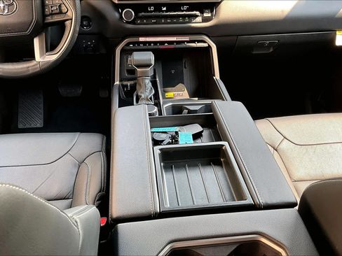 Used 2026 Toyota Tundra Limited AWD/4WD image 17