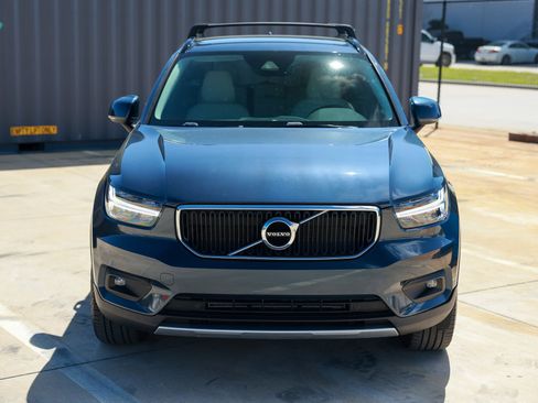 Used 2021 Volvo XC40 T4 Momentum w/ Protection Package Premier image 24