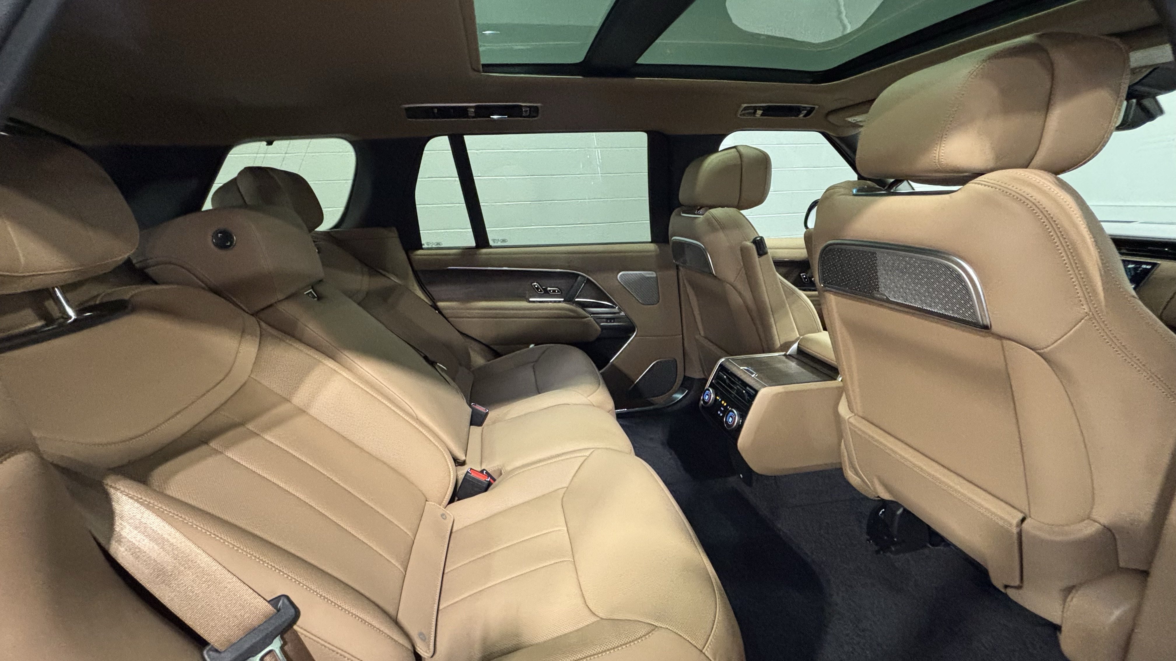 New 2026 Land Rover Range Rover Long Wheelbase Autobiography AWD/4WD image 16