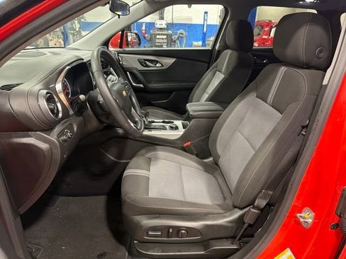 Used 2025 Chevrolet Blazer LT AWD/4WD image 16