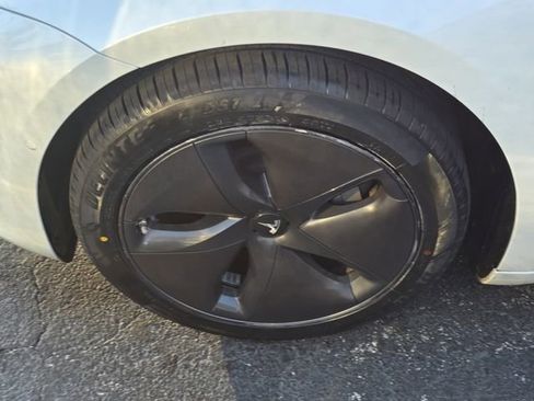 Used 2018 Tesla Model 3 Long Range image 6
