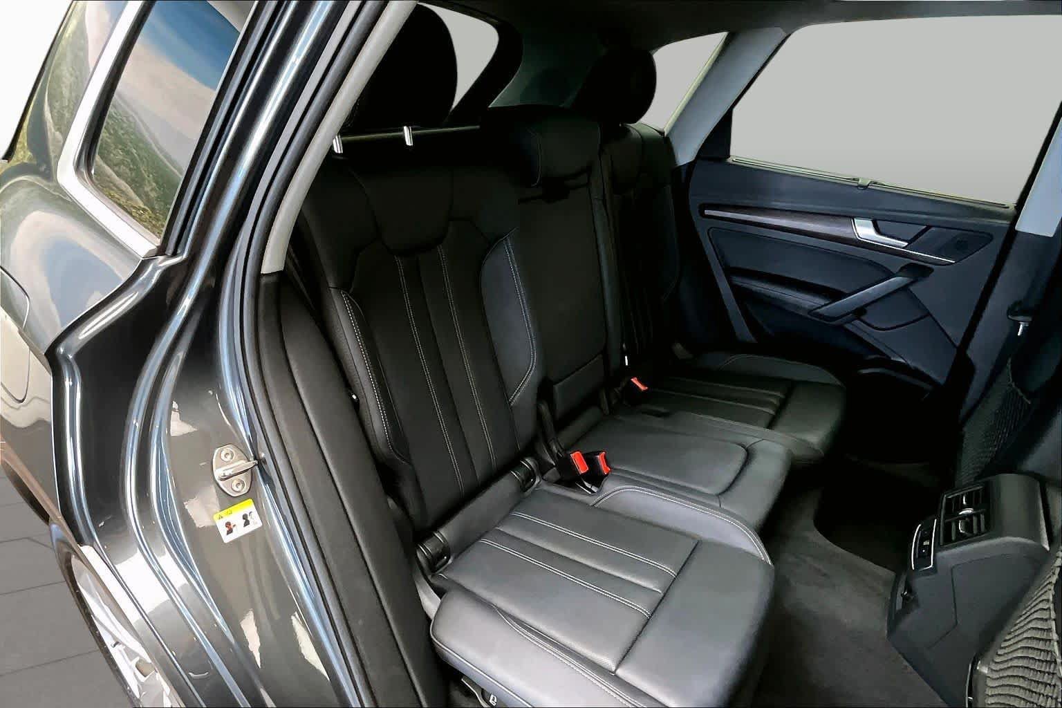 Certified 2024 Audi Q5 2.0T Premium Plus w/ Premium Plus Package AWD/4WD image 19