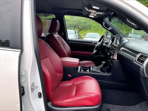 Used 2023 Lexus GX 460 Luxury w/ Sport Design Package AWD/4WD image 11