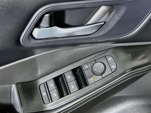 Used 2024 Nissan Rogue SV FWD image 16
