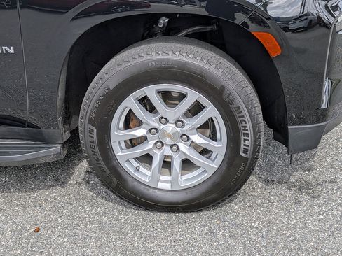 Certified 2024 Chevrolet Suburban LT AWD/4WD image 10