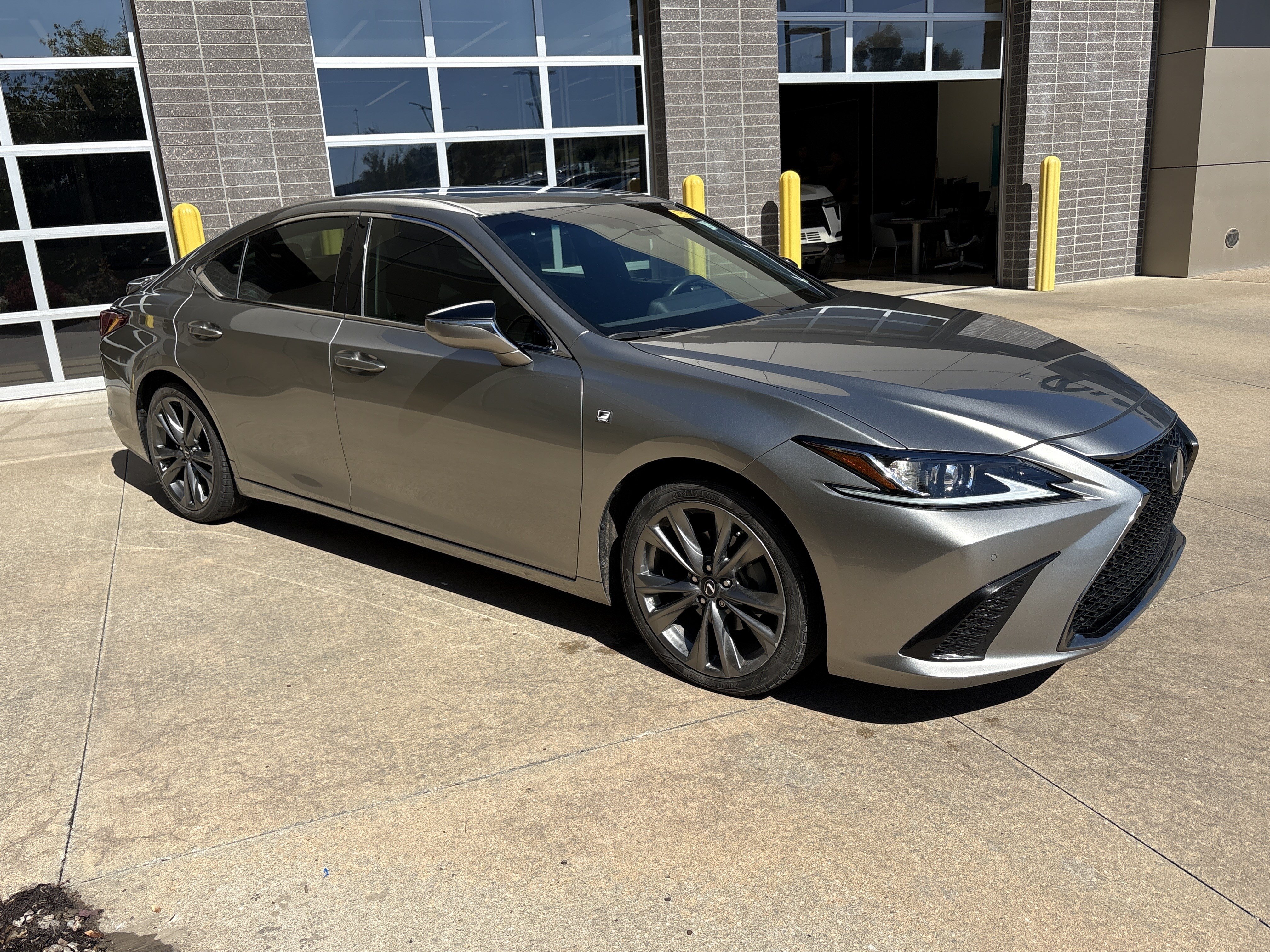 Used 2020 Lexus ES 350 F Sport w/ Accessory Package FWD image 19