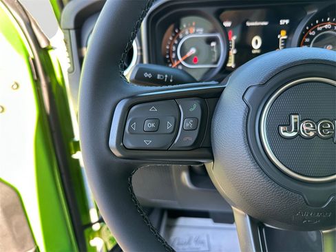 New 2025 Jeep Gladiator High Tide image 21