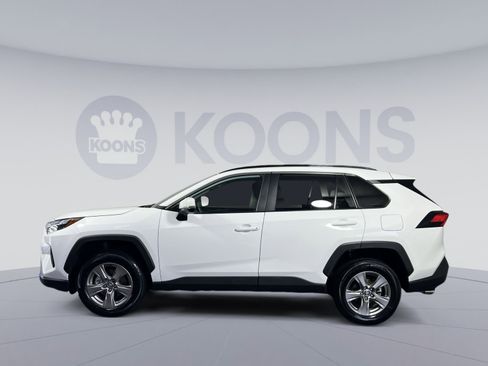 Used 2025 Toyota RAV4 XLE FWD image 7