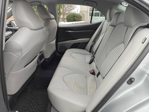 Used 2023 Toyota Camry SE image 13