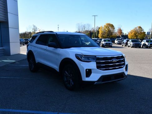 Used 2026 Ford Explorer Active w/ Active Comfort Package AWD/4WD image 9