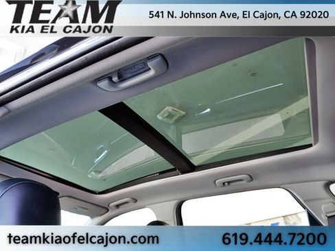 Certified 2022 Kia Sorento SX w/ Panoramic Sunroof Package AWD/4WD image 18